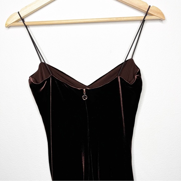 Nookie Rumi Midi Dress in Chocolate Velvet Ruched Sides Stretch Shoulder Straps - Picture 8 of 10